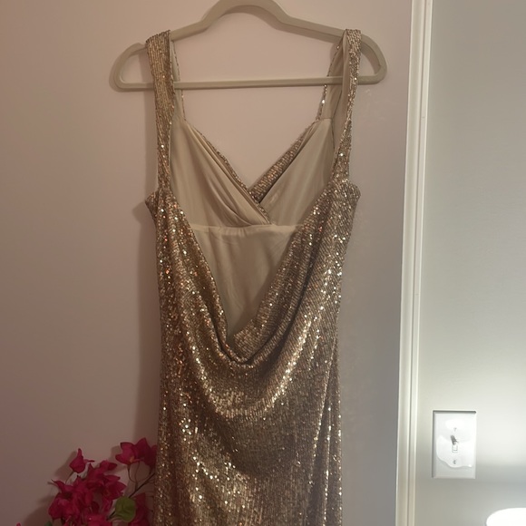 gold sequin maxi cowl back dress size 6 - taylor swift fearless look - Picture 11 of 13